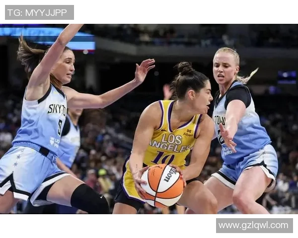 2018年洛杉矶火队与纽约自由队激烈对决回顾与分析