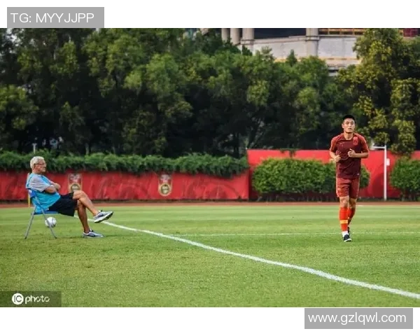 中国足球队热身赛迎战菲律宾队全力备战新赛季展现实力与团队合作