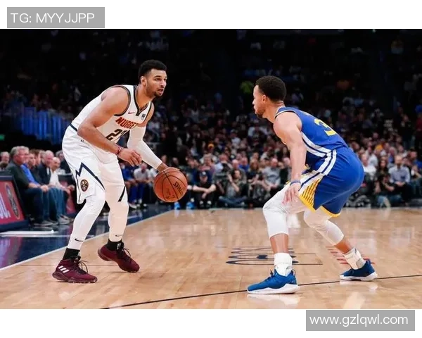 勇士与掘金季后赛第四场激战回顾球星表现与战术分析