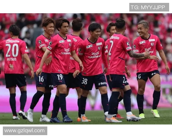 大阪樱花与大板钢巴激战正酣谁将赢得这场足球盛宴的胜利