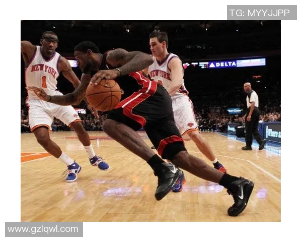 尼克斯与太阳经典对决回顾:历史瞬间与传奇球员的精彩碰撞 尼克斯与太阳经典对决回顾:历史瞬间与传奇球员的精彩碰撞