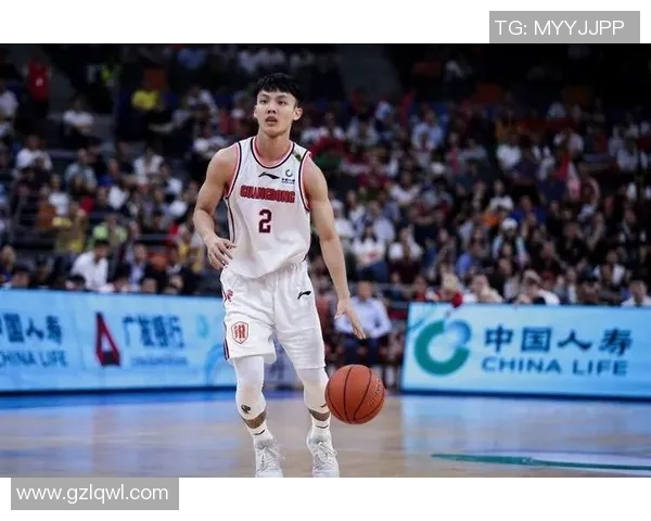 徐杰：从青涩新星到篮球场上的闪耀巨星的成长之路