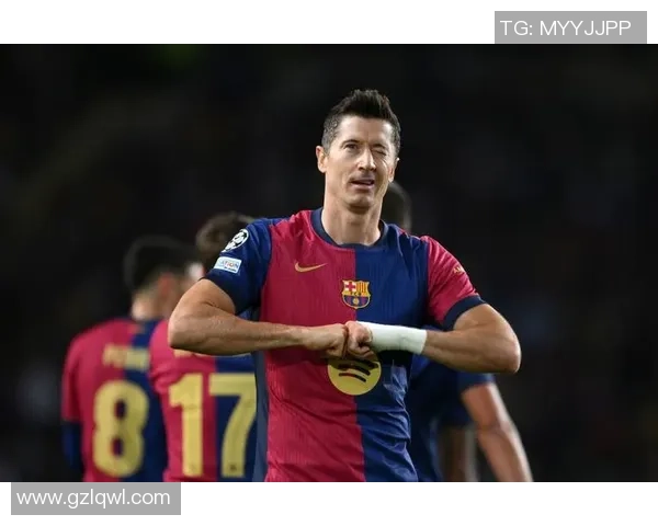 莱万状态火热欧冠赛场10场狂轰12球稳居射手榜首位